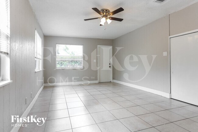Photo - 4531 NE 5th Ave