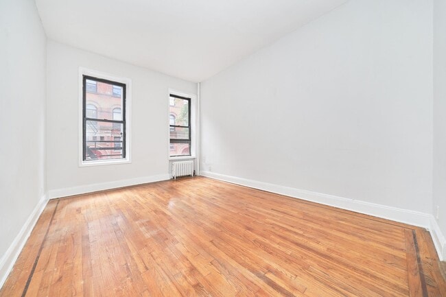JUST LISTED STUDIO IN THE HEART OF HELL’S KITCHEN