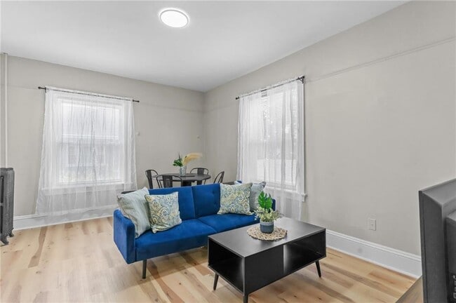 Building Photo - 1413 Broad St Unit 2