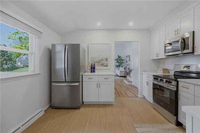 Photo - 117 Canonchet Dr