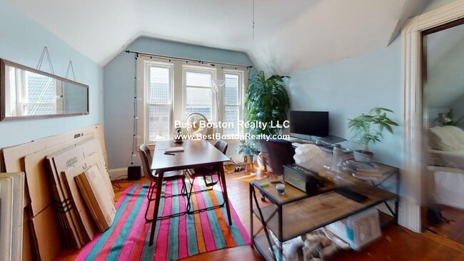 Building Photo - 289 Summer St Unit 3