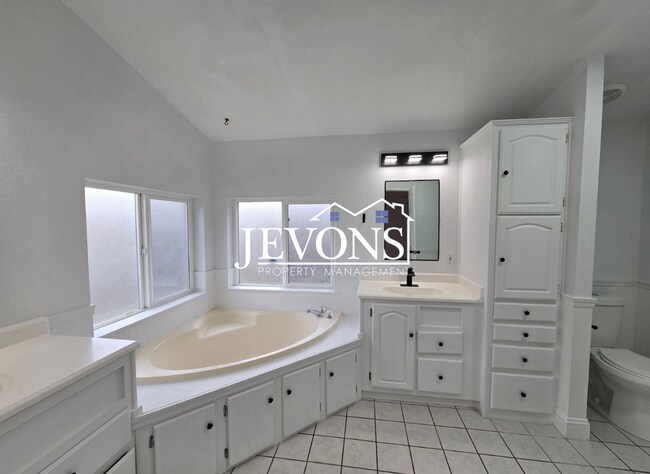 Photo - Coming soon! Comfortable Selah Residence with Open Living Space and Easy Commuter Access