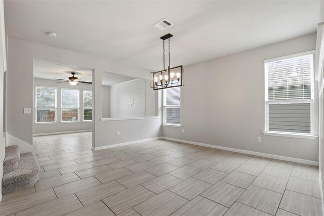 Photo - 113 Bastian Ln