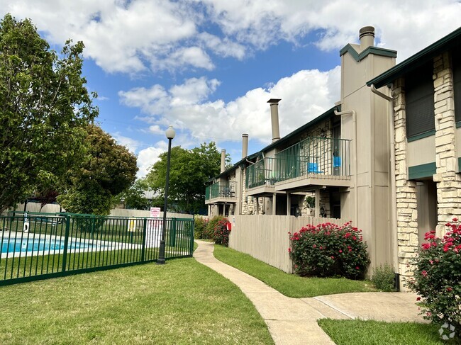 Building Photo - Woodwillow Townhomes