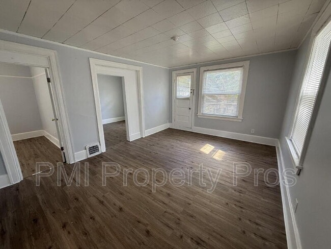 Photo - 2853 N Booth St