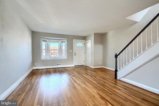 Photo - 817 N Marlyn Ave