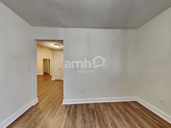 Photo - 207 Riesling Way