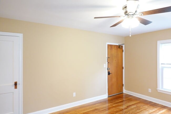 Photo - 8406 Greenwood Ave Unidad 2