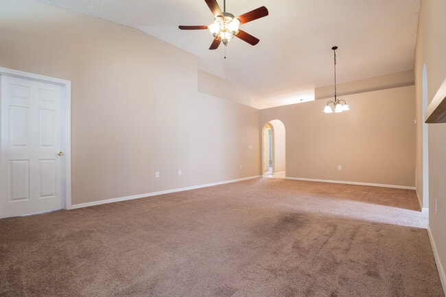 Photo - 125 Sterling Pine St