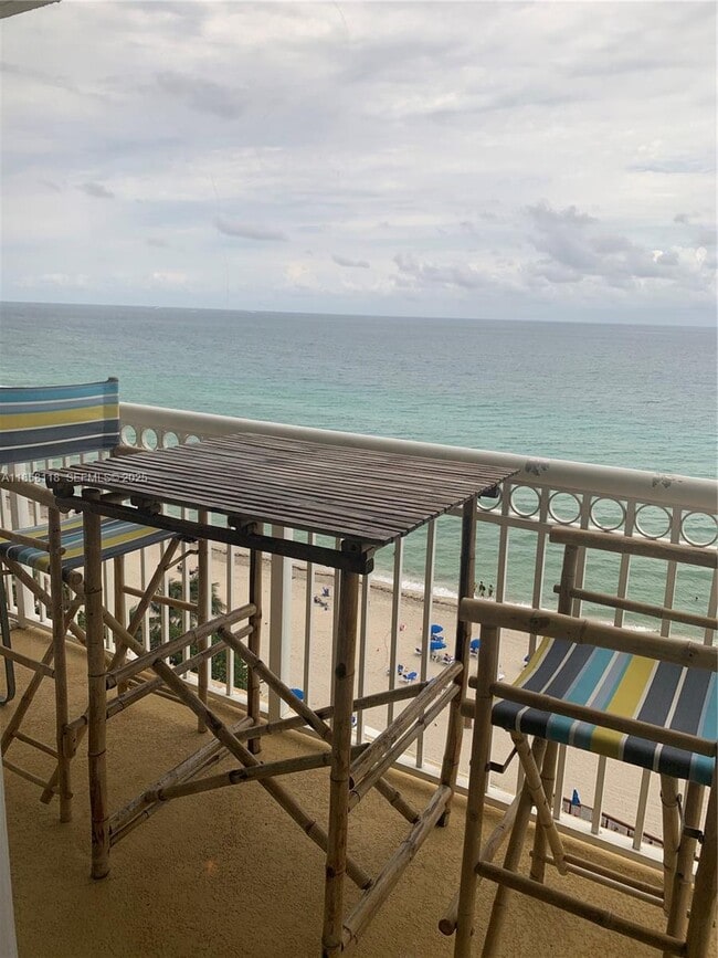 Photo - 19201 Collins Ave Unit 611