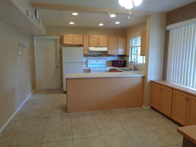 2614 E Pierson St Unit Main House