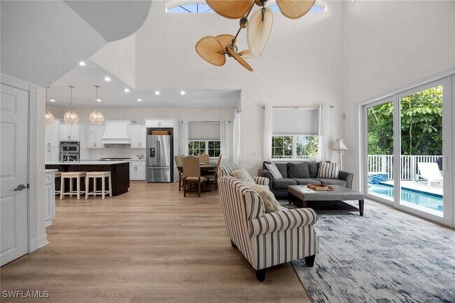 Photo - 160 3rd St N