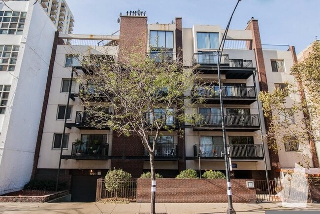 1225 N La Salle Dr Unit k4
