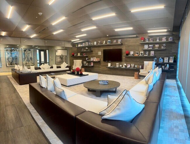 Photo - 1080 Brickell Ave Unidad 3405