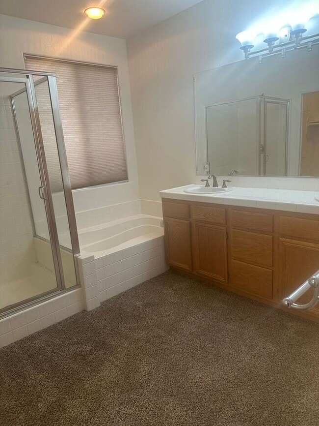 Photo - Spacious 3 + 2.5 Caynon Crest Home