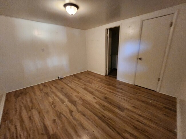 Photo - 201 E Alice Ave