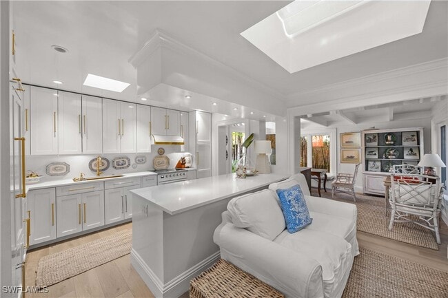 Photo - 295 6th St N