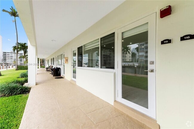 Building Photo - 2881 NE 32nd St Unit 115 Rental