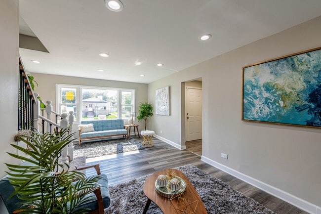 Photo - 3340 Maple Ave