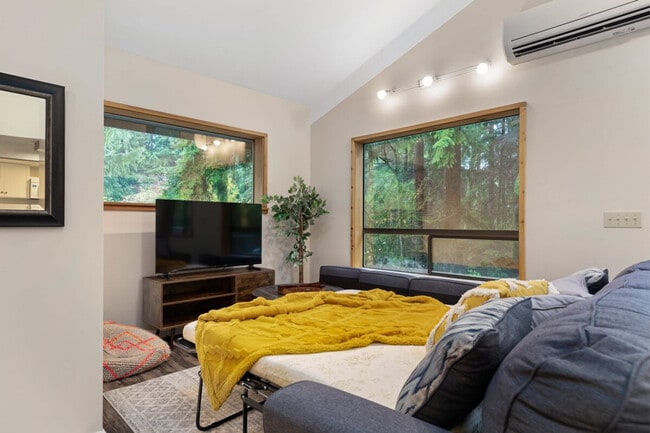 Photo - 901 Center St NE Unidad ID1036027P