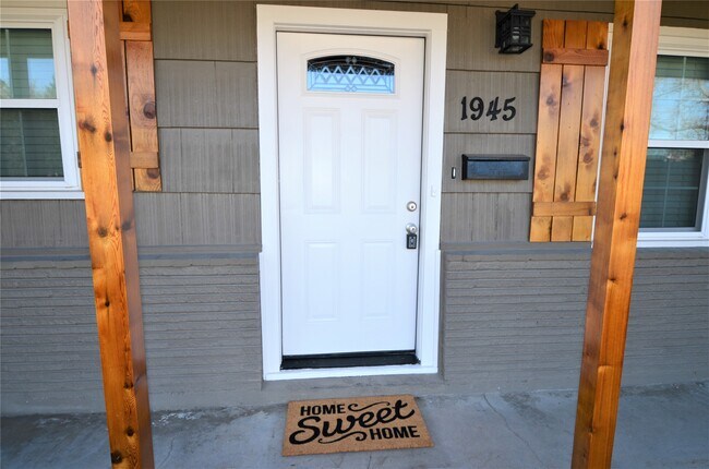 Photo - 1945 Coulcrest Dr