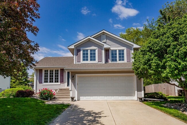 Building Photo - BEAUTIFUL 4-SEASONS ROOM!! 4 Bedroom, 3 Bathroom Home in Waukee!