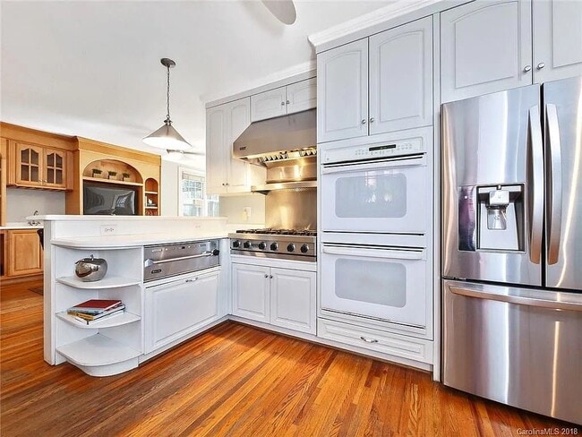 Photo - 2404 Charlotte Dr