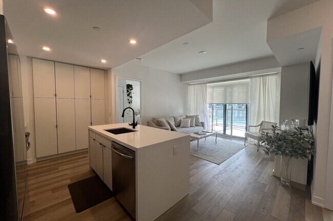 Photo - 415 Sea Ray Ave