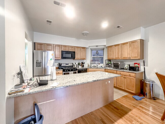 Photo - 6711 N Sheridan Rd Unit H04F