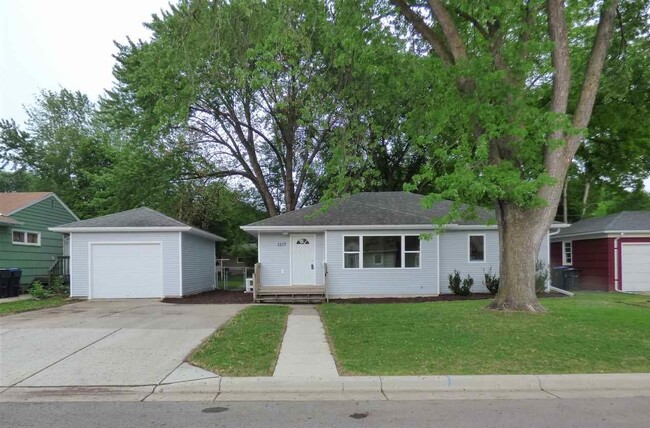 Photo - 1217 Highland Ave House