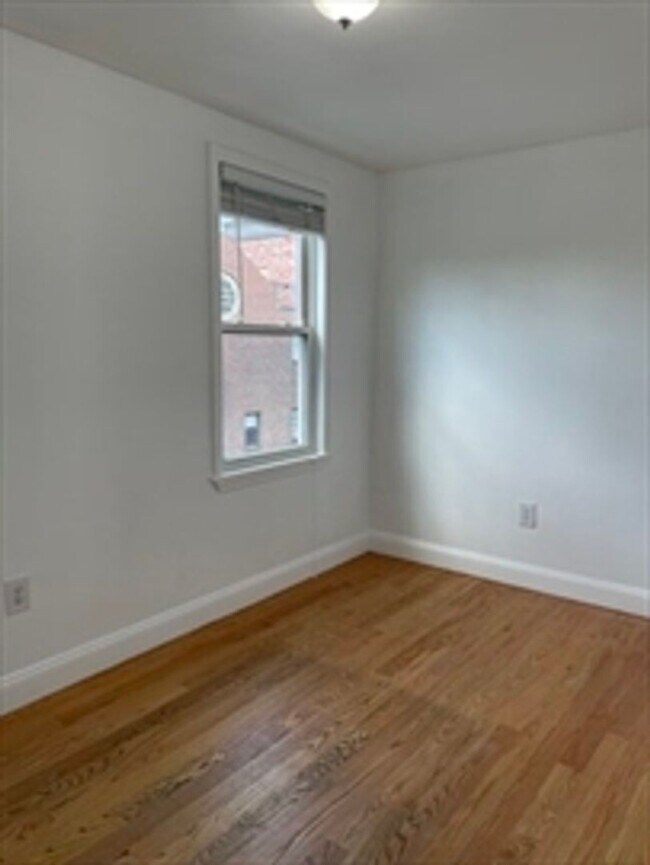 Photo - 84-86 Maverick Street LLC Unit 84-2
