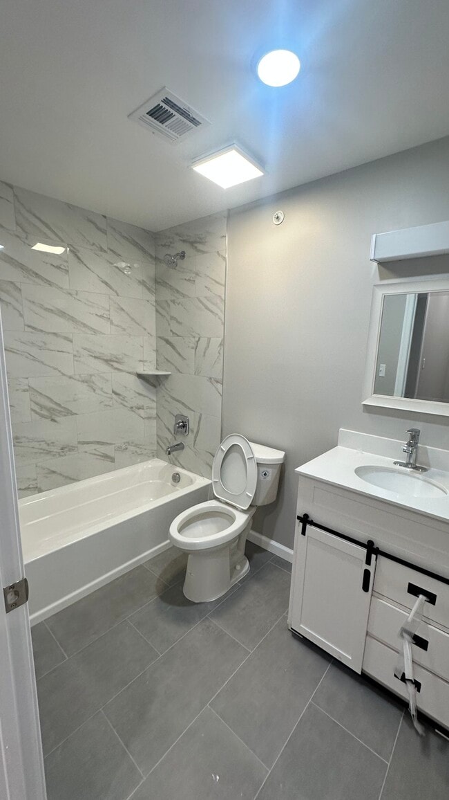 Photo - 275-277 16th Avenue, Unit 304 Unit 304