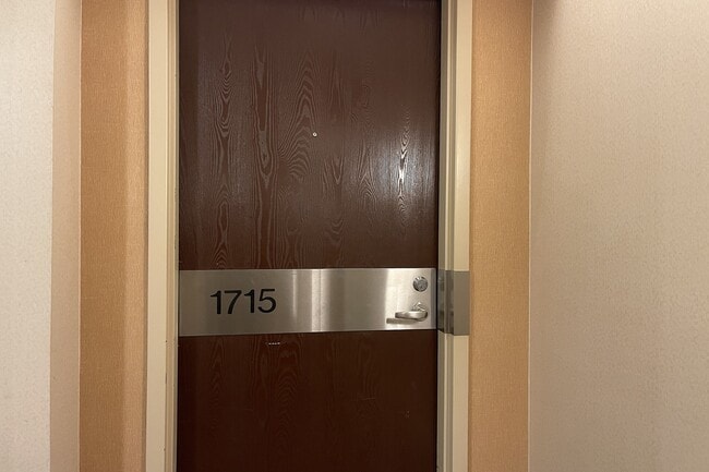 Photo - 711 Bay St.