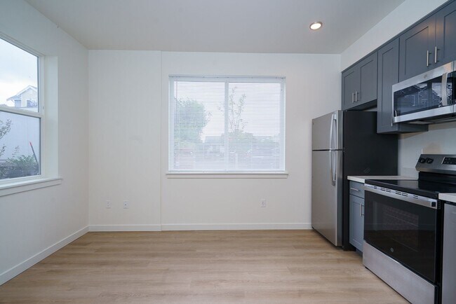 Photo - 4343 S Alder St Unit 101