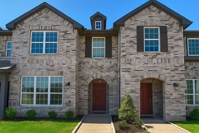 Building Photo - 1232 Alamo Dr