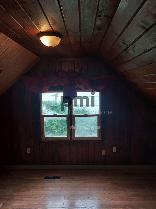 Photo - 328 E Kellar Ln