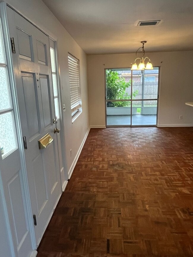 Photo - Beautiful 3 Bedroom 2 Bath Brick Home Located In Quiet Crystal Springs