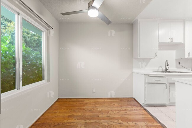 (AR/JO/YO:B) 1411 N. Mansfield Avenue