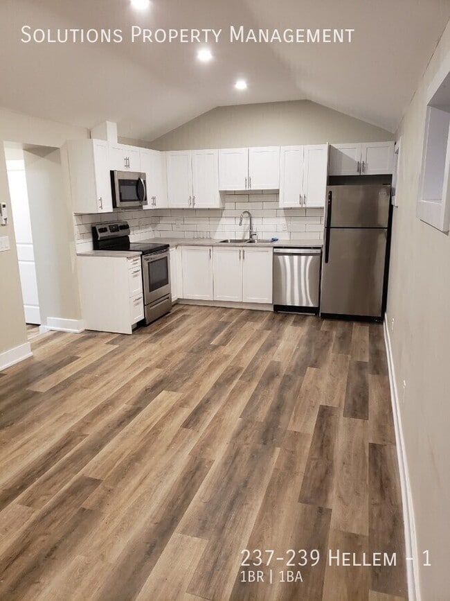 Photo - **ALL INCLUSIVE 1 Bedroom with Vaulted Ceiling. Unité 1