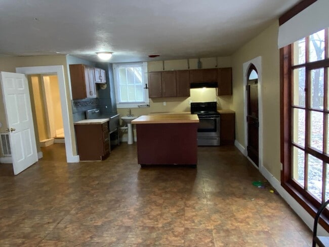Building Photo - Grand-2902E Unit 2