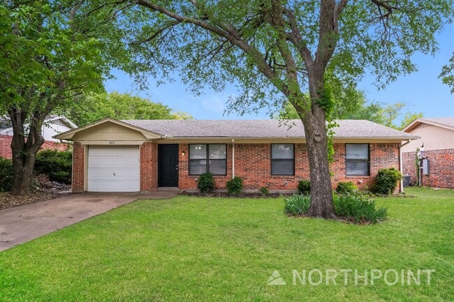 Building Photo - 3 BR/2BA | Newly Renovated Single Family Home |  | 1-Car Covered Parking | Gated backyard