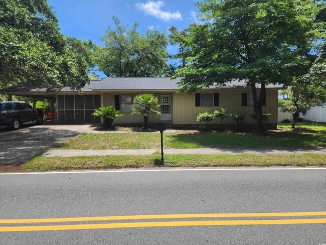 Photo - 111 S Hollywood Dr House