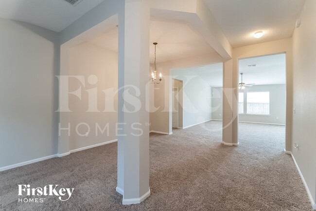 Photo - 2878 Woodstone Dr