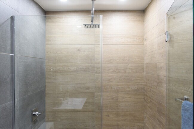 Photo - 1597 York Ave Unit FL4-ID1021835P