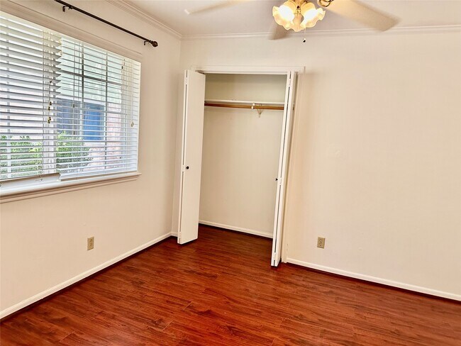 Photo - 10902 Olympia Dr