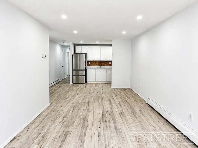 Photo - 294 Tompkins Ave Unidad 2