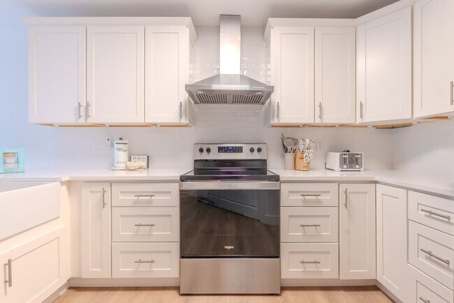 Photo - 10 Lemoyne Ave Unit ID1322533P