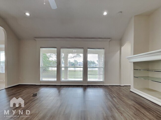 Photo - 1605 Garden Lakes Dr