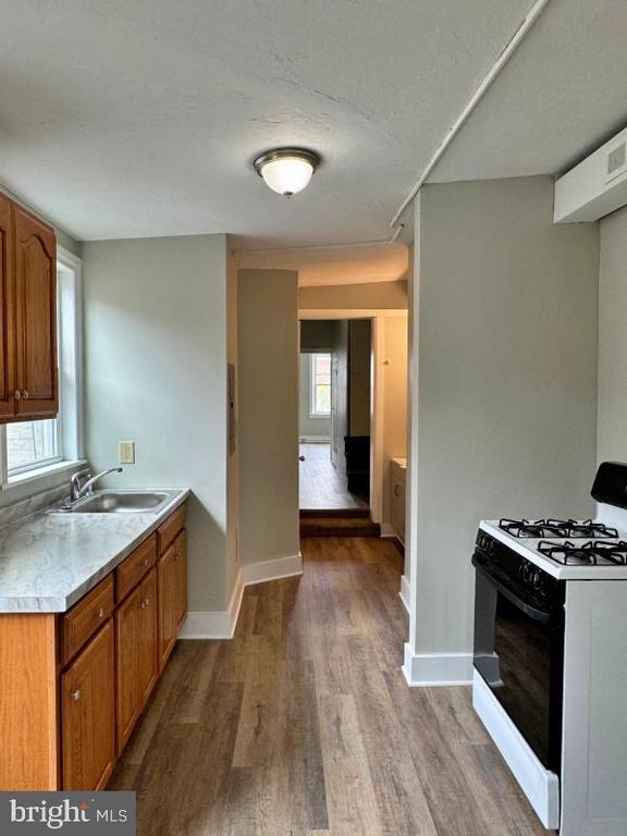 Building Photo - 107 S Queen St