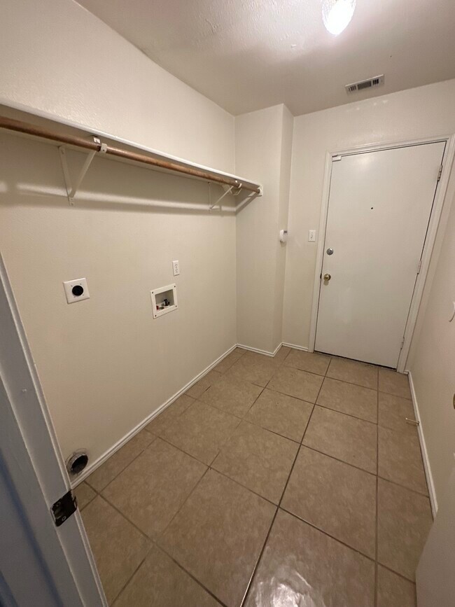 Photo - 503 Delmar Dr